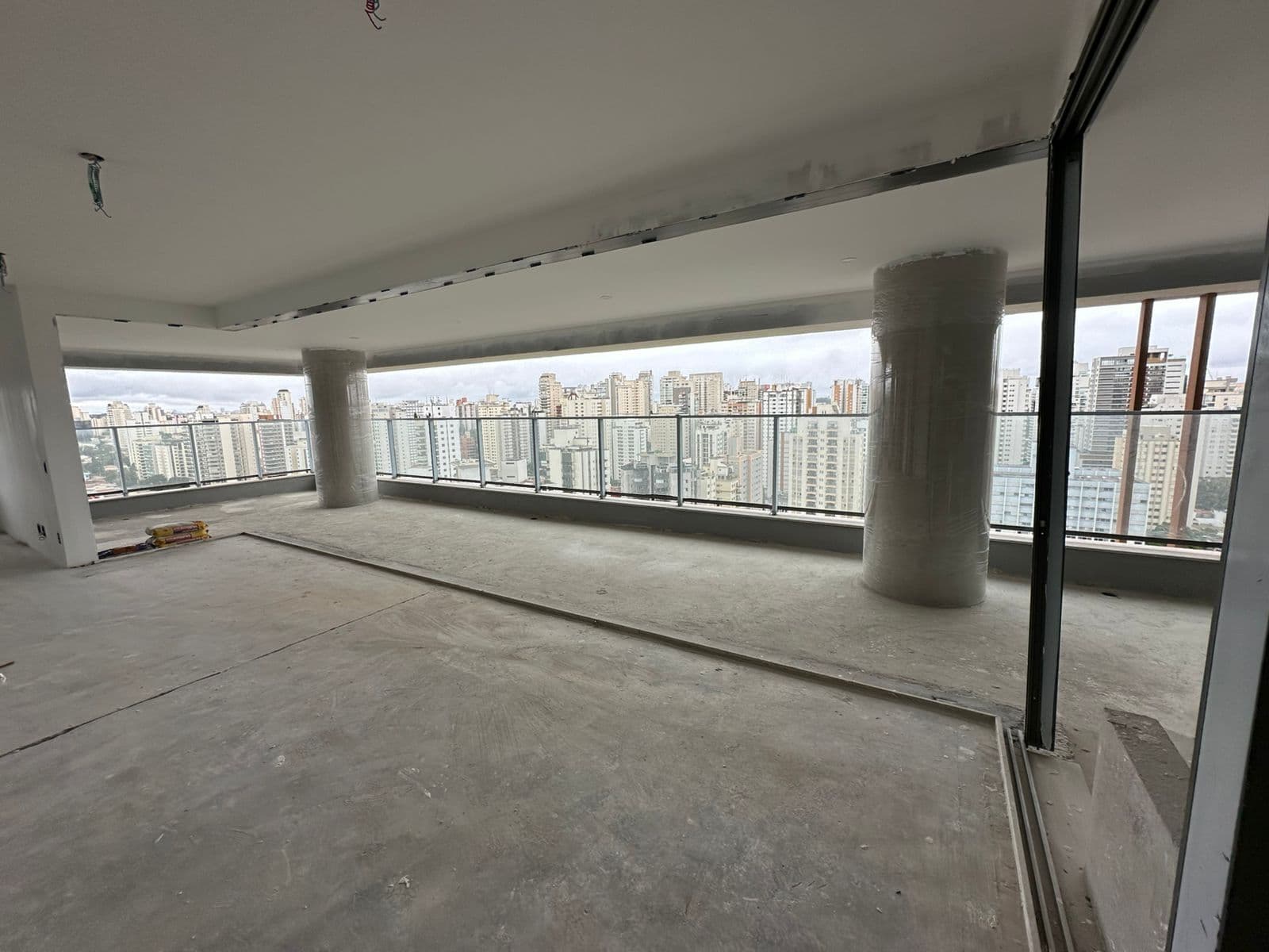 Apartamento No Contra Piso Campo Belo