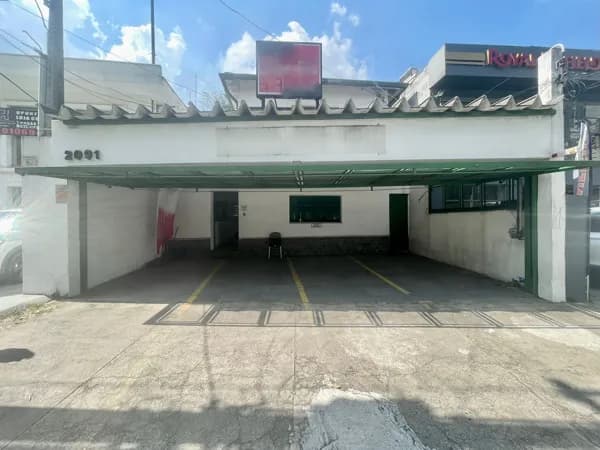 Excelente casa comercial (ZCOR2) à venda na Avenida República do Líbano.
