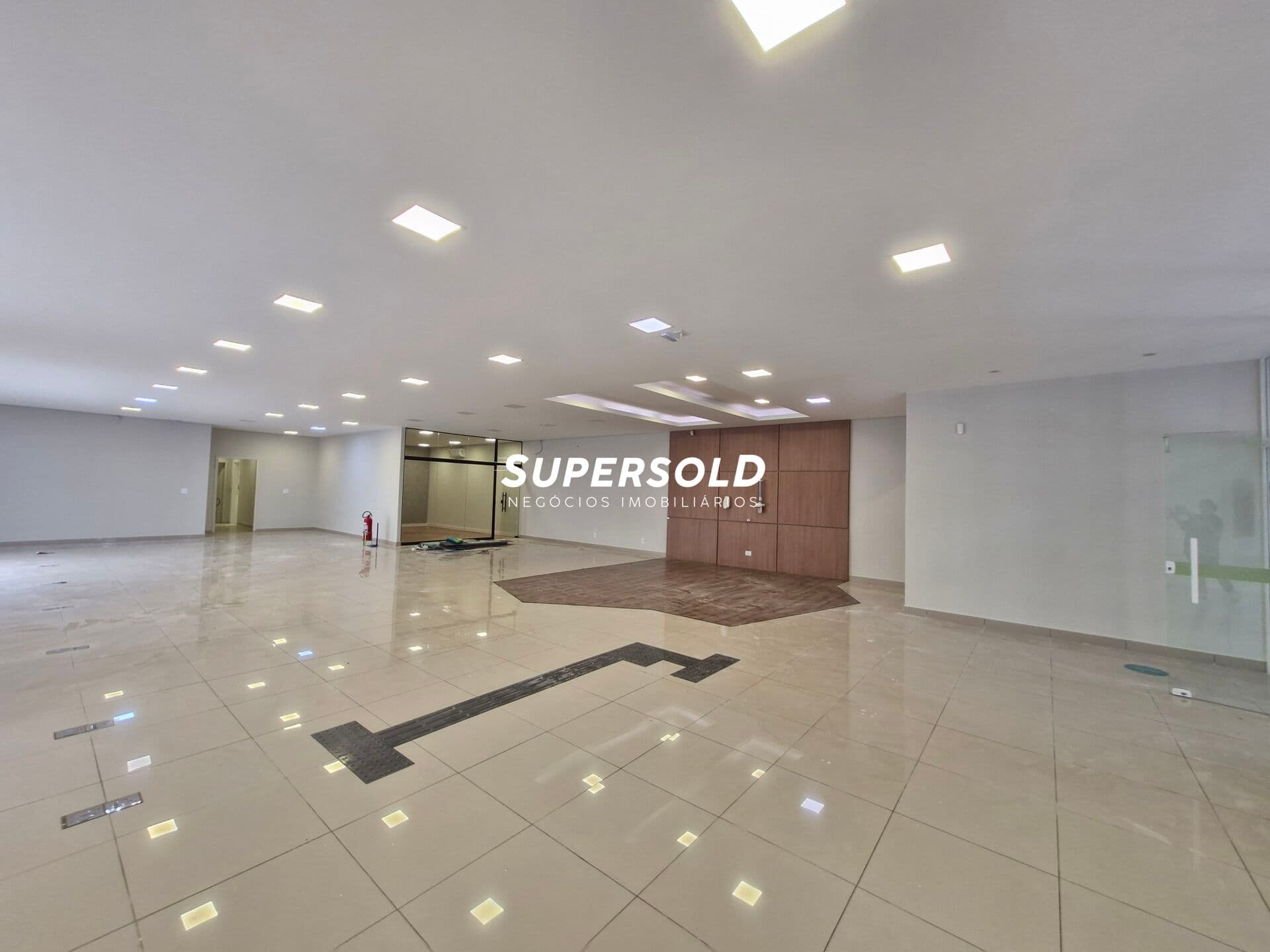 Salão comercial para alugar no bairro Jardim Chapadão - Campinas/SP