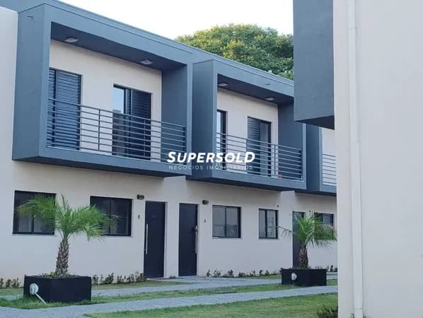 Casa nova à venda em condomínio fechado de vila em Sousas – 2 suítes | R$ 490.000