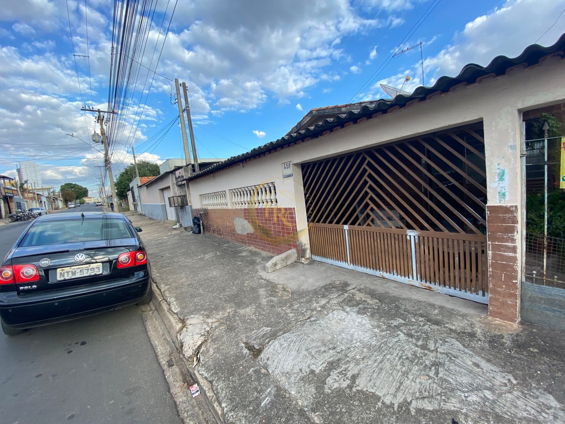 **OPORTUNIDADE** Casa c/ 3 dorms espaçosa