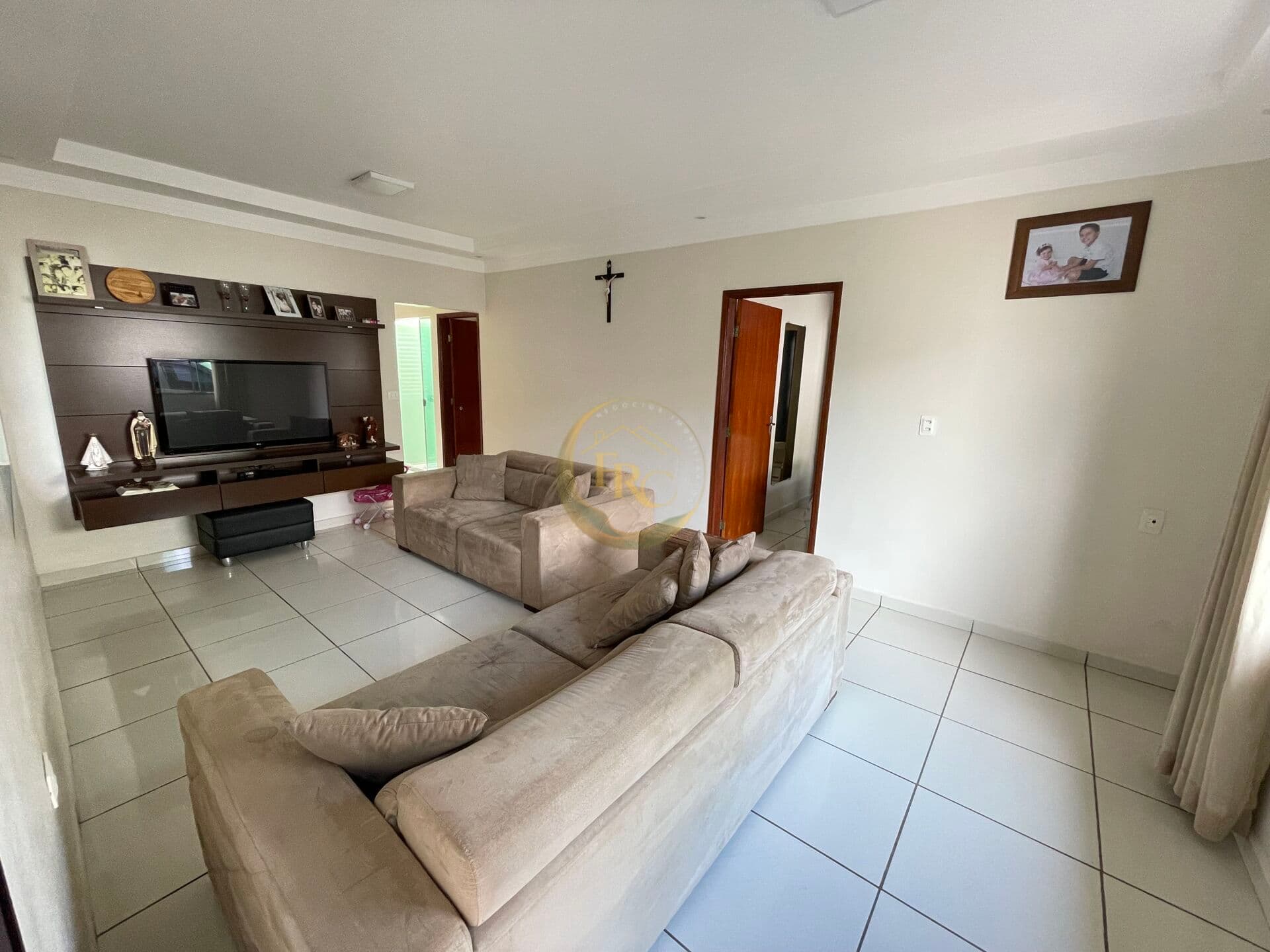Casa Térrea c/ 3 Dorms e Piscina