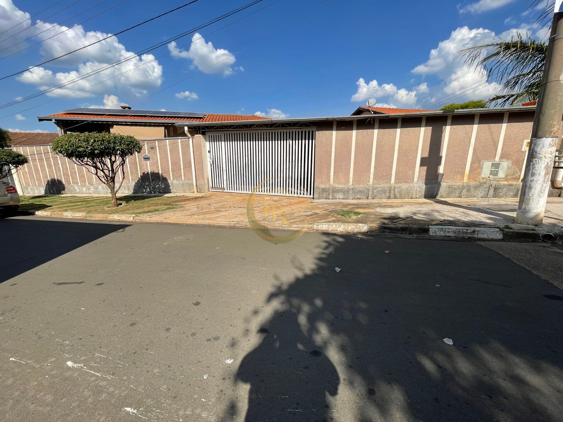 Casa espaçosa em Jardim Primavera, Paulínia/SP