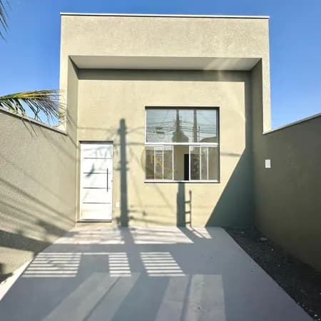 Casa Térrea nova em meio lote