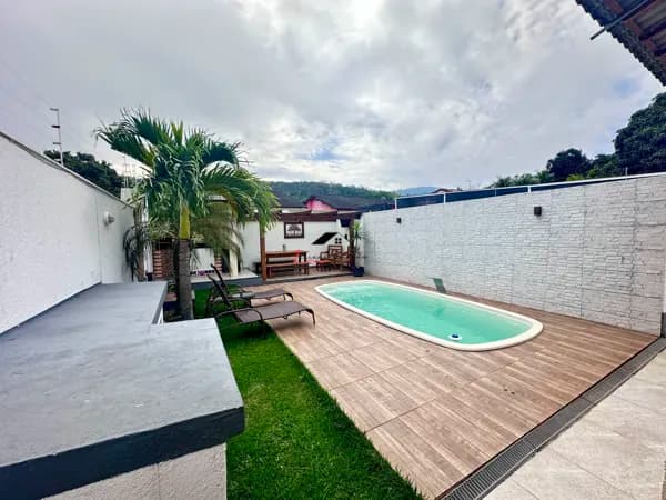Linda Casa Mobiliada em Itaipuaçu – Maricá/RJ