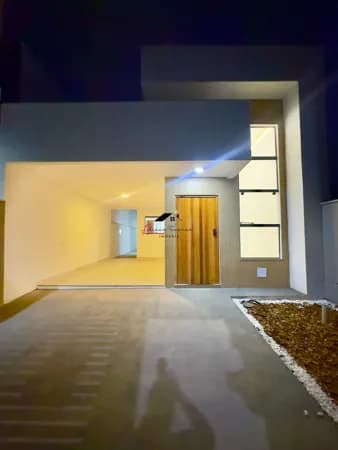 Seu lar com 3 suítes próximo à praia em Itaipuaçu, Maricá/RJ Casa moderna, bem localizada e pensada para quem busca conforto, praticidade e qualidade de vida. R$695.000 Aceita financiamento bancário ✅