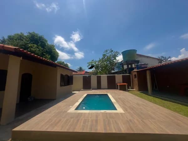 Casa com Piscina e Espaço Gourmet à Venda na Mumbuca – Maricá/RJ Valor: R$ 450.000,00