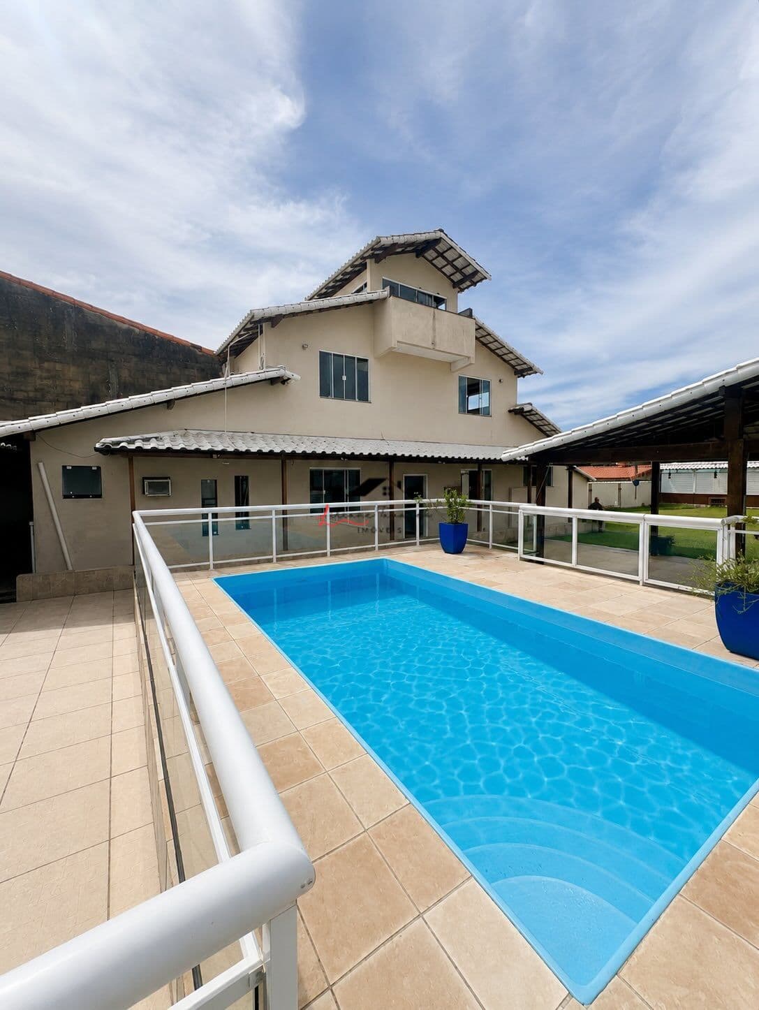 OPORTUNIDADE EM ARAÇATIBA – MARICÁ/RJ ✨ 🏡 02 casas no mesmo terreno, próximo à praia, lagoa e Centro de Maricá! 💰 R$ 750.000 ✅ Aceita financiamento bancário ✅ Estuda carro e casa menor, de menor valor, com volta como parte do pagamento 📍 Araçatiba– Maric