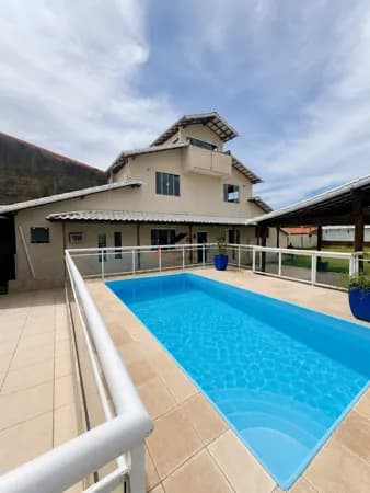 OPORTUNIDADE EM ARAÇATIBA – MARICÁ/RJ ✨ 🏡 02 casas no mesmo terreno, próximo à praia, lagoa e Centro de Maricá! 💰 R$ 750.000 ✅ Aceita financiamento bancário ✅ Estuda carro e casa menor, de menor valor, com volta como parte do pagamento 📍 Araçatiba– Maric