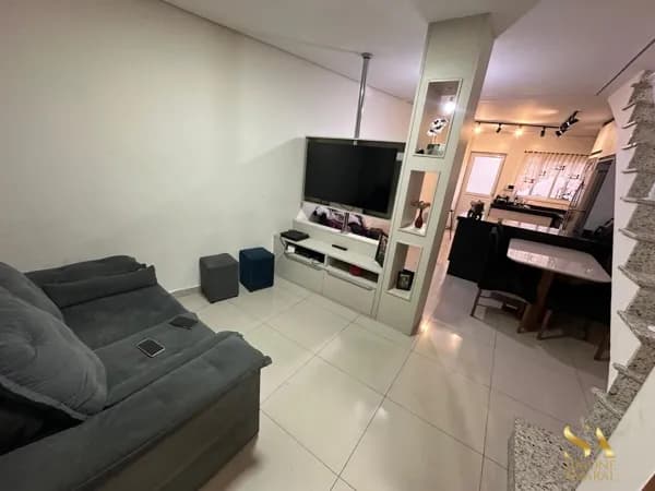 Sobrado próximo ao Colégio São José.