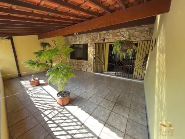 TERRENO COM 3 CASAS NO QUINTAL!!!