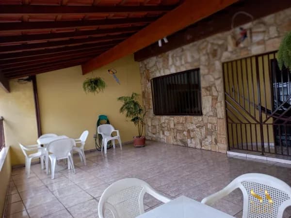 TERRENO COM 3 CASAS NO QUINTAL!!!