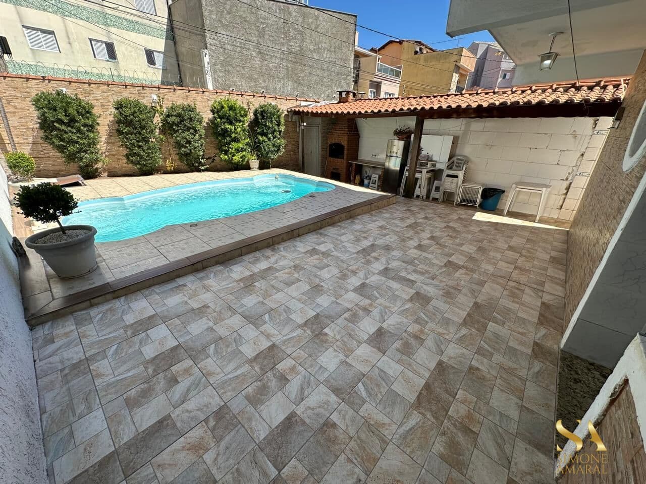 Sobrado com Piscina / Estilo Colonial!!!