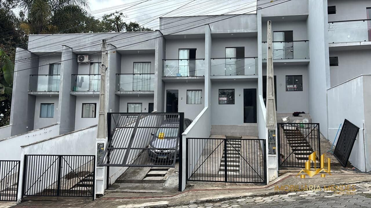Casa em Joinville - Jarivatuba