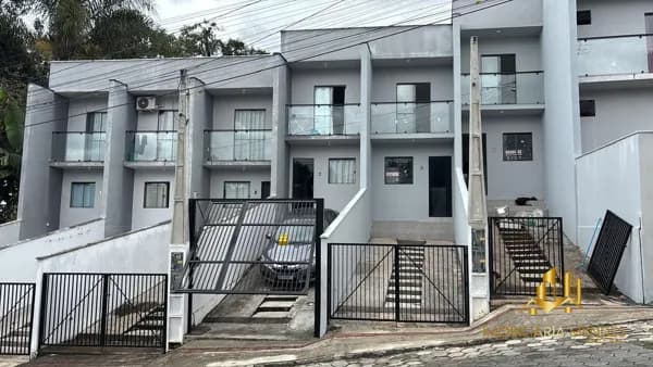 Casa em Joinville - Jarivatuba