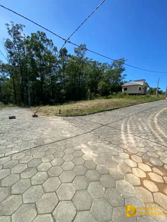 Terreno de esquina - Altos da Floresta.