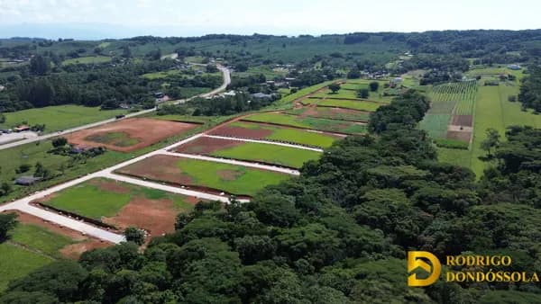 Terreno à venda no bairro Dagostin - Criciúma/SC financiamento direto com 10% de entrada e saldo parcelado direto.