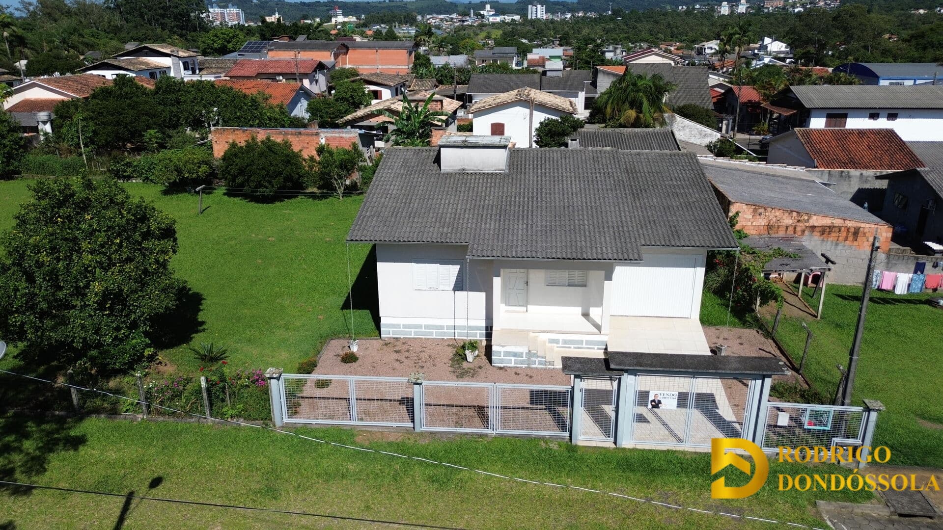 Casa de Alvenaria com Amplo Terreno – Espaço de Sobra para Viver Bem!