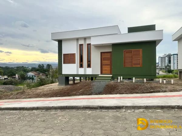 🏡 CASA NOVA, PRONTA PARA MORAR — MODERNA, ALTA E COM UM PROJETO DIFERENCIADO!