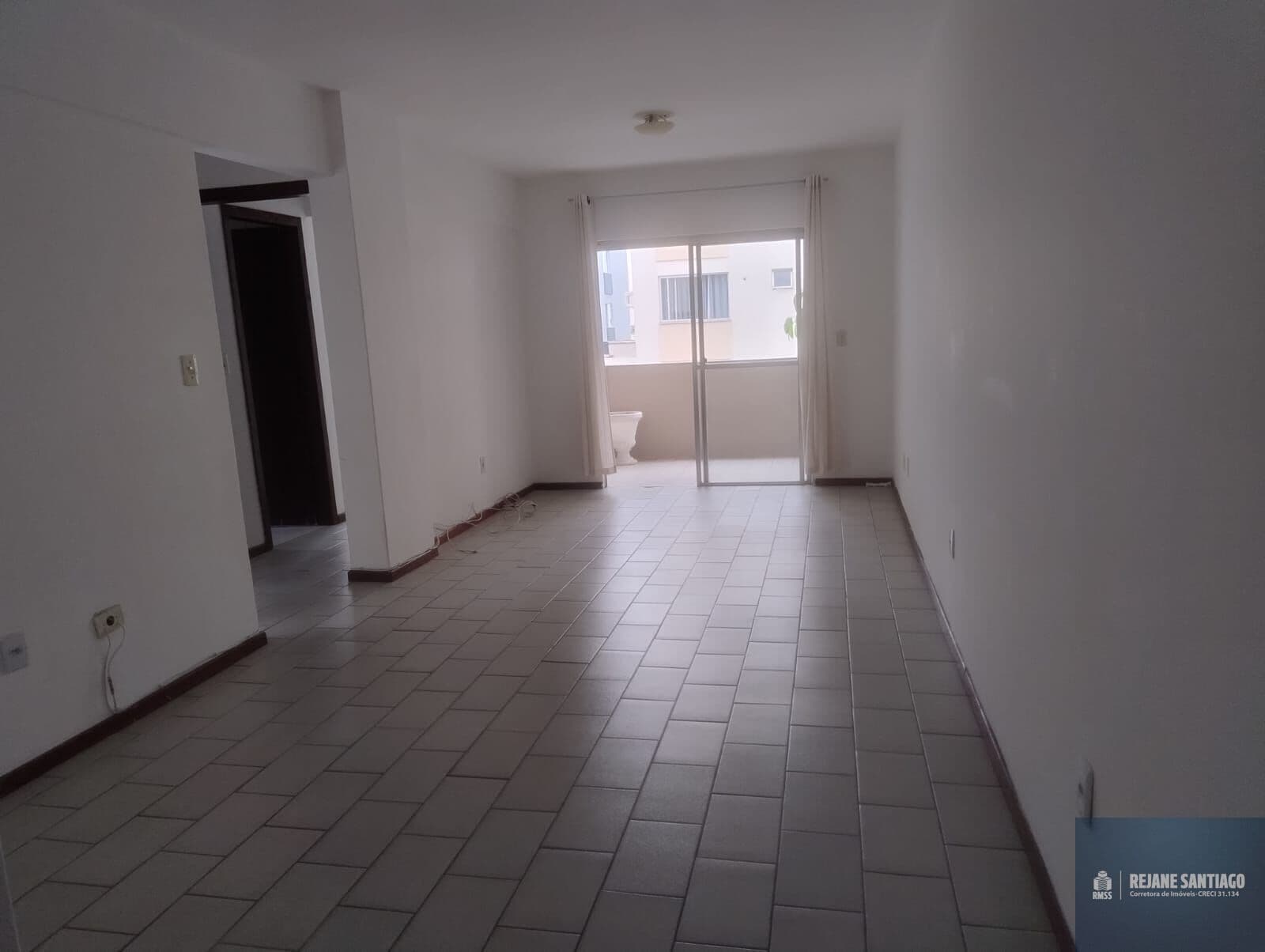 Apartamento para alugar, 2 quartos, sendo um suíte, uma garagem, Centro Balneário Camboriú,SC