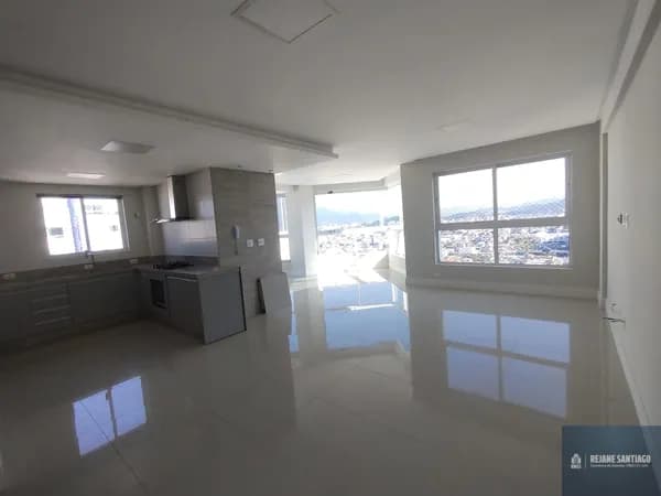 Apartamento 3 suítes, 2 vagas no coração de Balneário Camboriú/SC. Com a vista panorâmica para a cidade e também para o mar!
