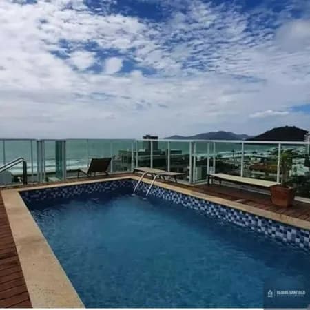 Apartamento para locação anual, 3 quartos sendo 1 suite 2 vagas na Praia Brava
