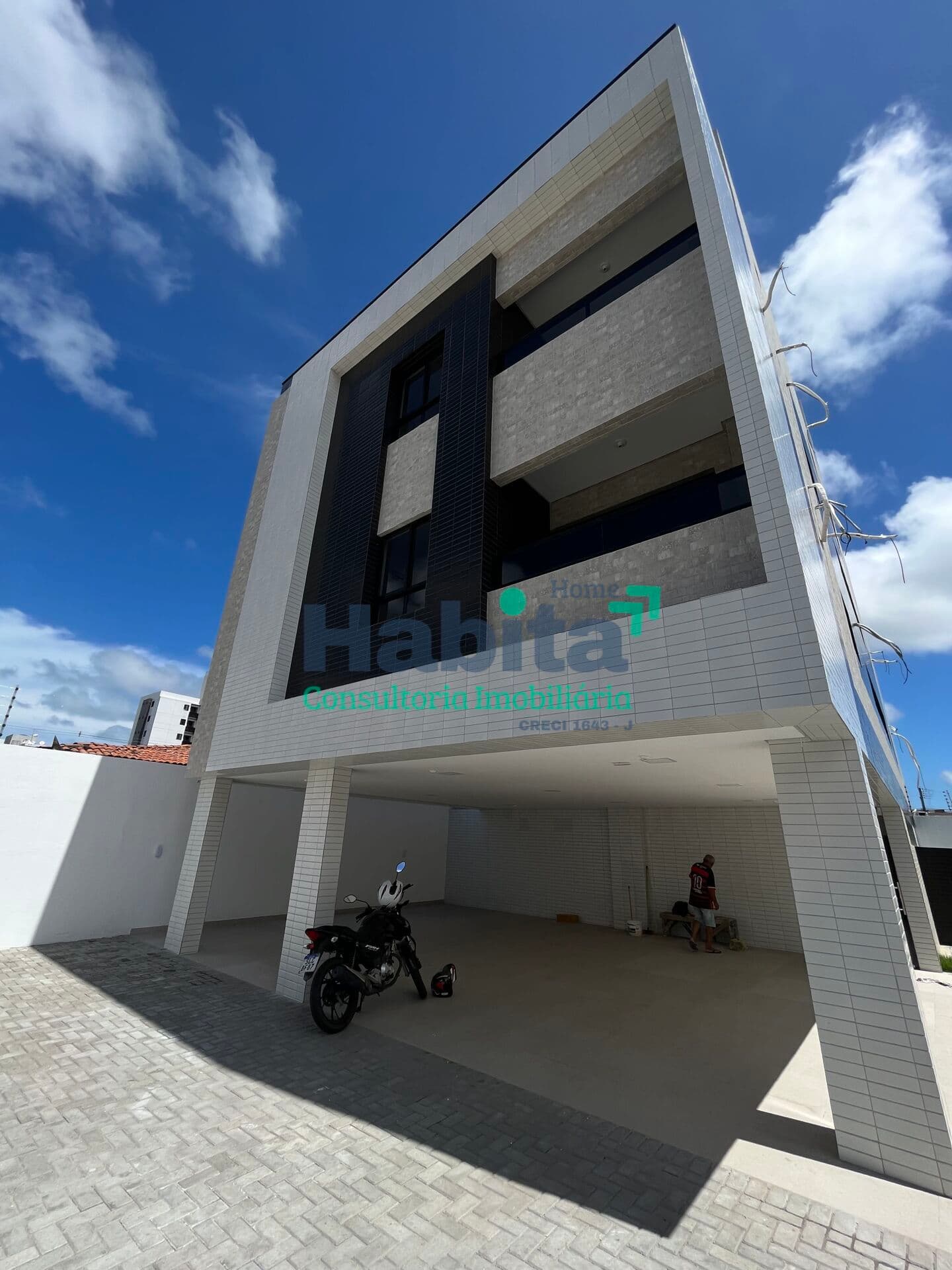 Apartamento 2 e 3 quartos, sendo um suíte.