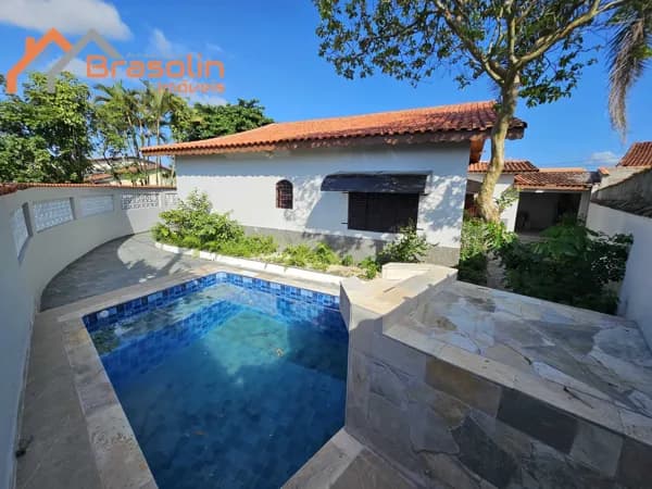 Casa com piscina 3 dormitórios lado praia, Agenor de Campos - Mongaguá