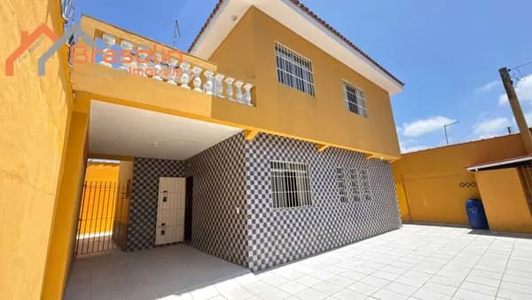 🔥 Sobrado 3 dormitórios pertinho da praia em Mongaguá – Oportunidade!