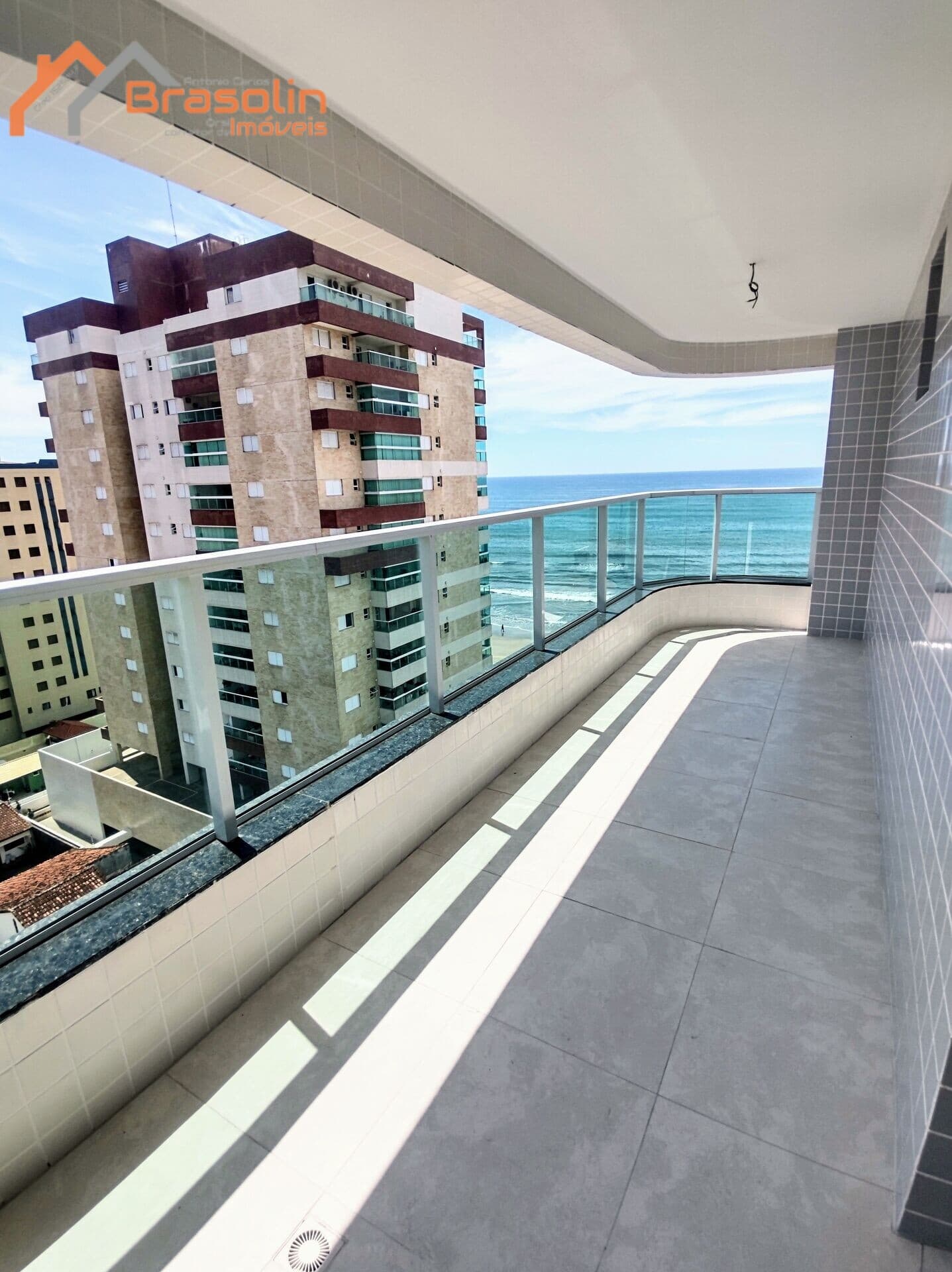 Apartamento Alto Padrão decorado e mobiliado novo 4 suítes no centro de Mongaguá!!!