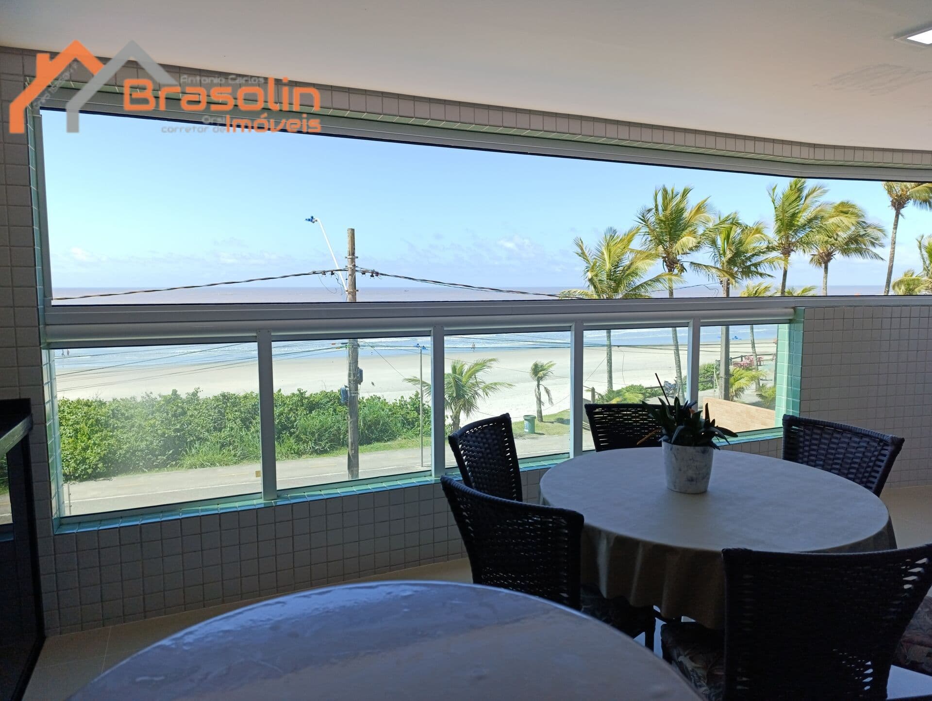 Apartamento Frente ao Mar no Centro de Itanhaém – 2 Dormitórios sendo uma suíte