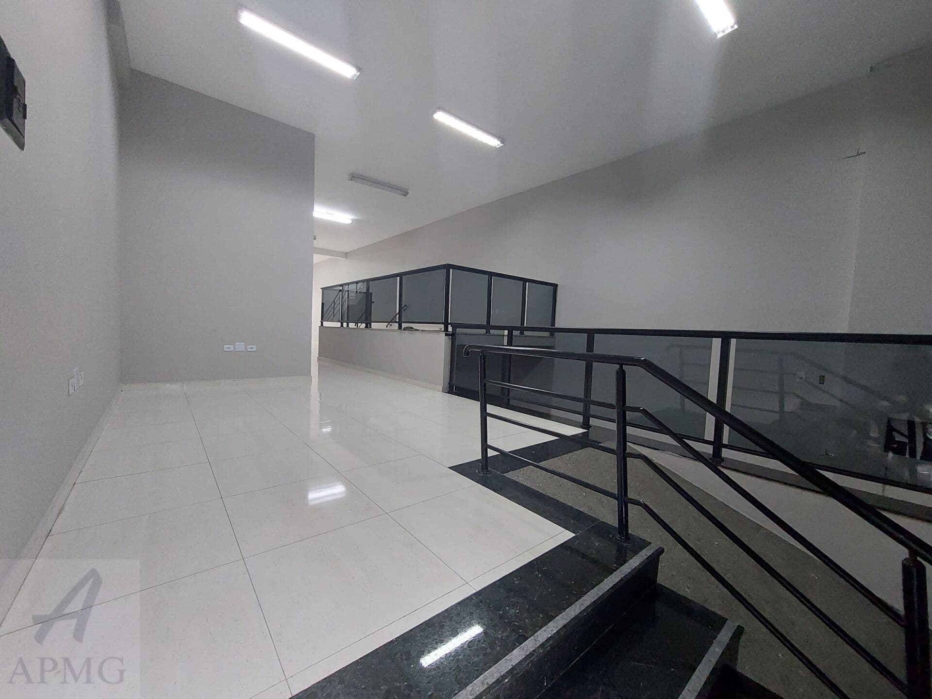 Prédio comercial para locação ao lado do Metrô Santana