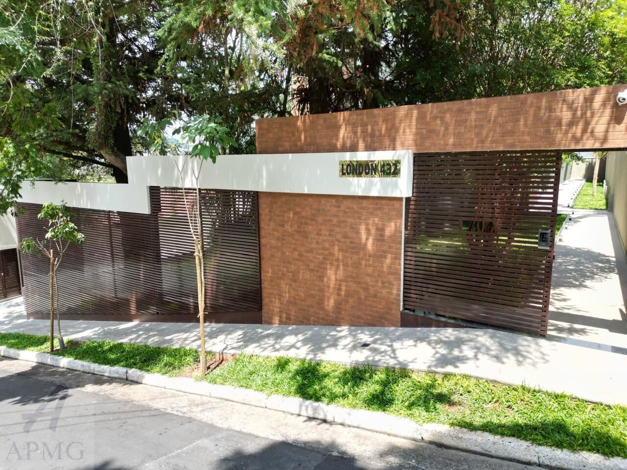 Casa Alto Padrão em Condomínio Fechado no Jardim Floresta com 4 suítes e 4 vagas