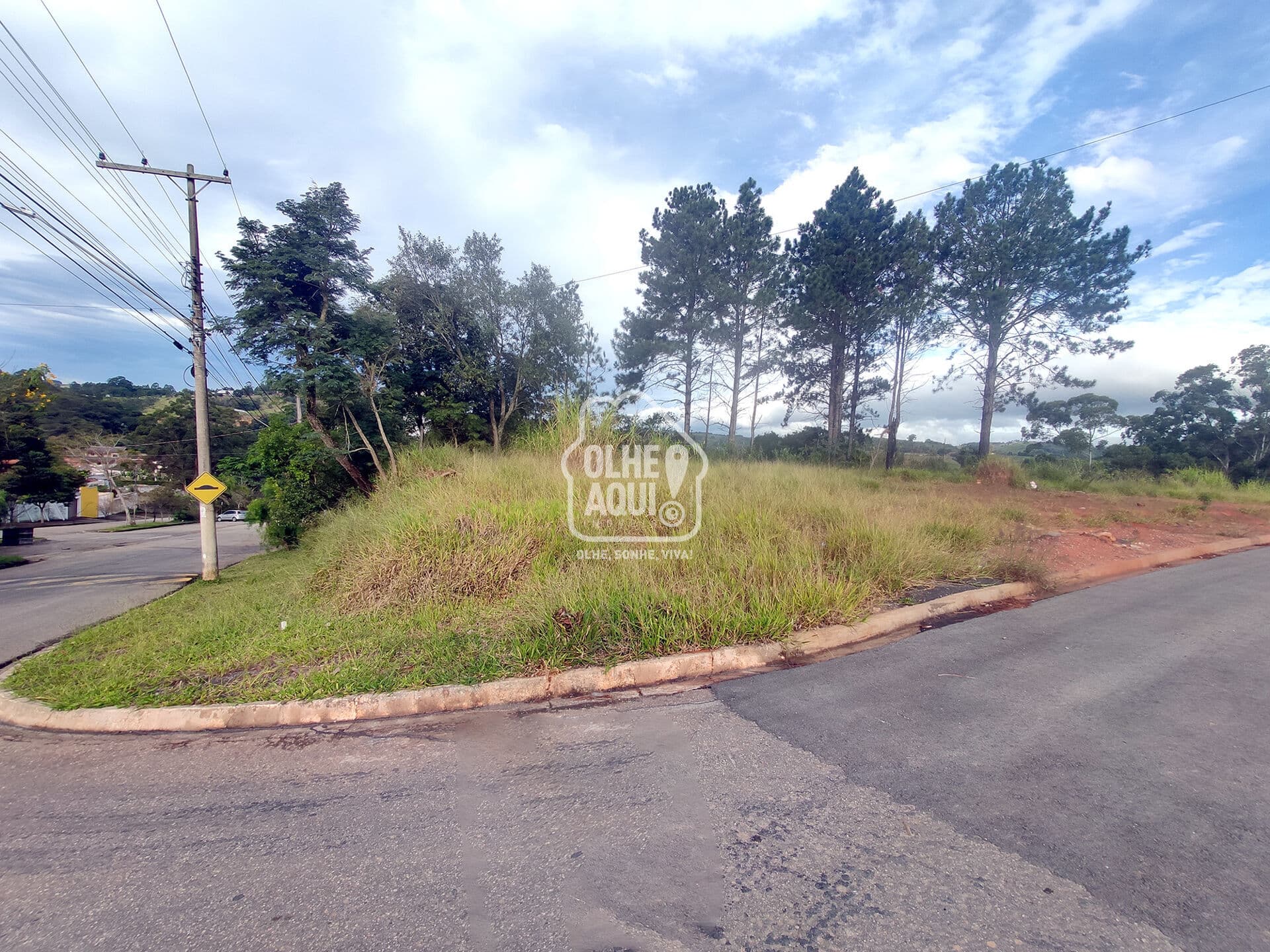 TERRENO IDEAL PARA RESIDÊNCIA OU COMÉRCIO