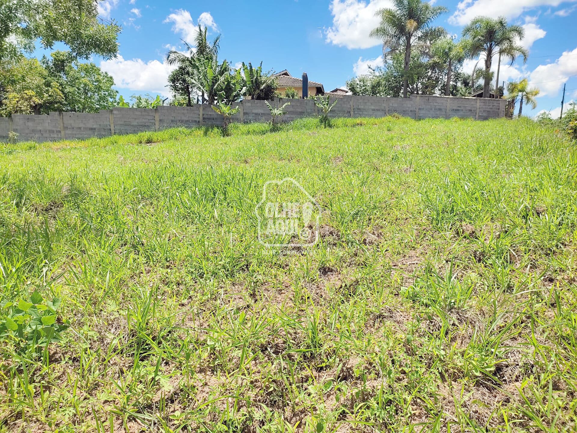 TERRENO DE ESQUINA COM MATRÍCULA