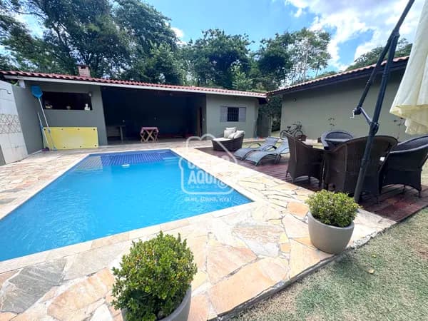CHÁCARA DENTRO DA CIDADE COM PISCINA E ÁREA GOURMET