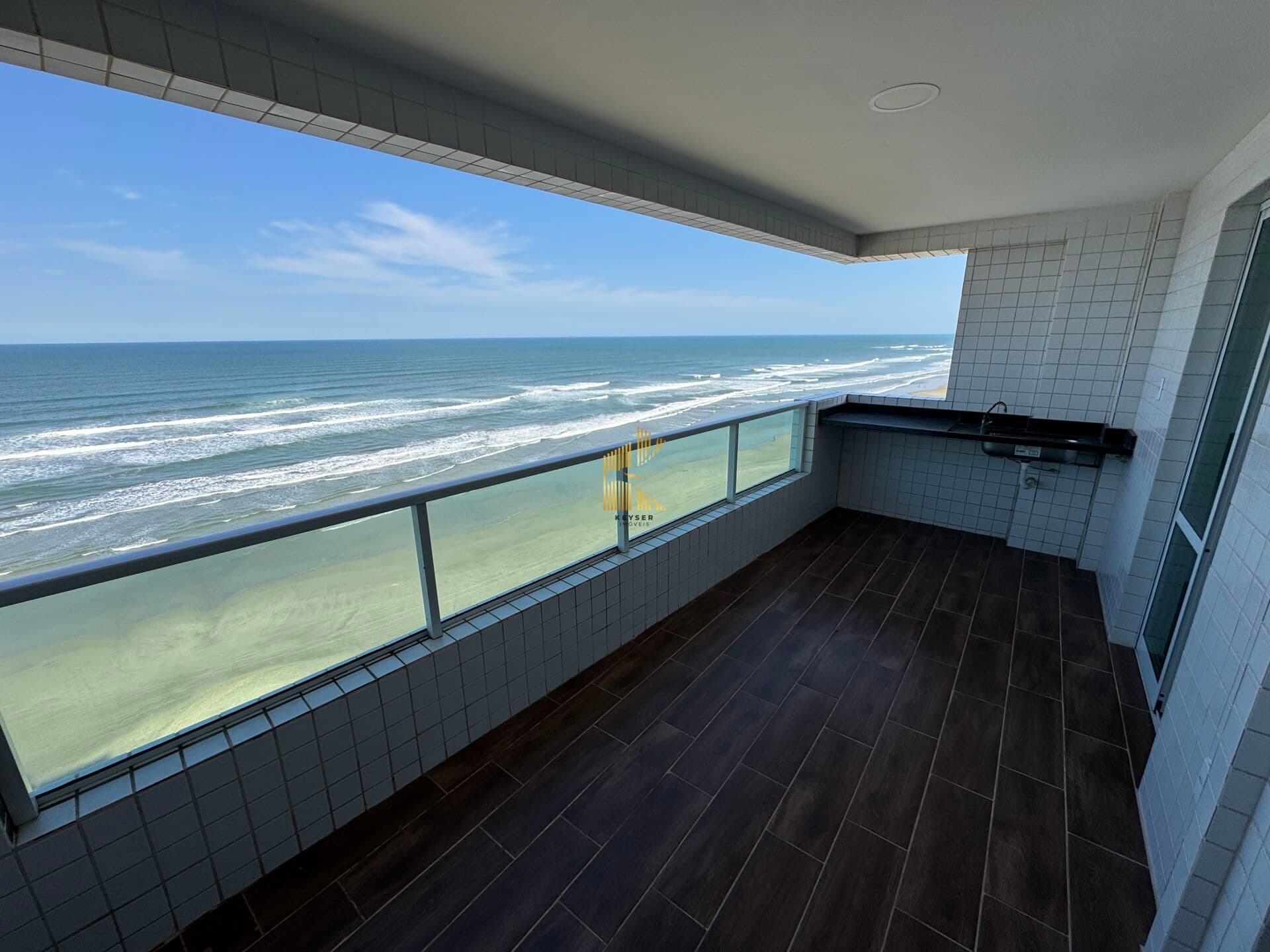 Apartamento frente mar, 3 dormitorios sendo 1 suite, 2 vagas, Florida