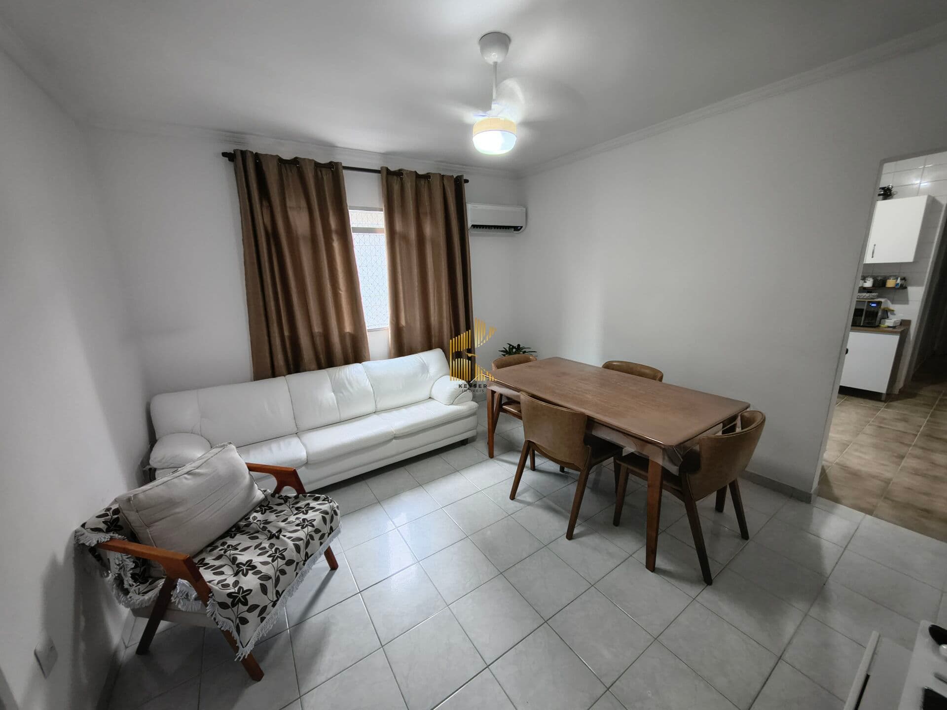 Apartamento 2 dormitórios, 1 vaga, boqueirão