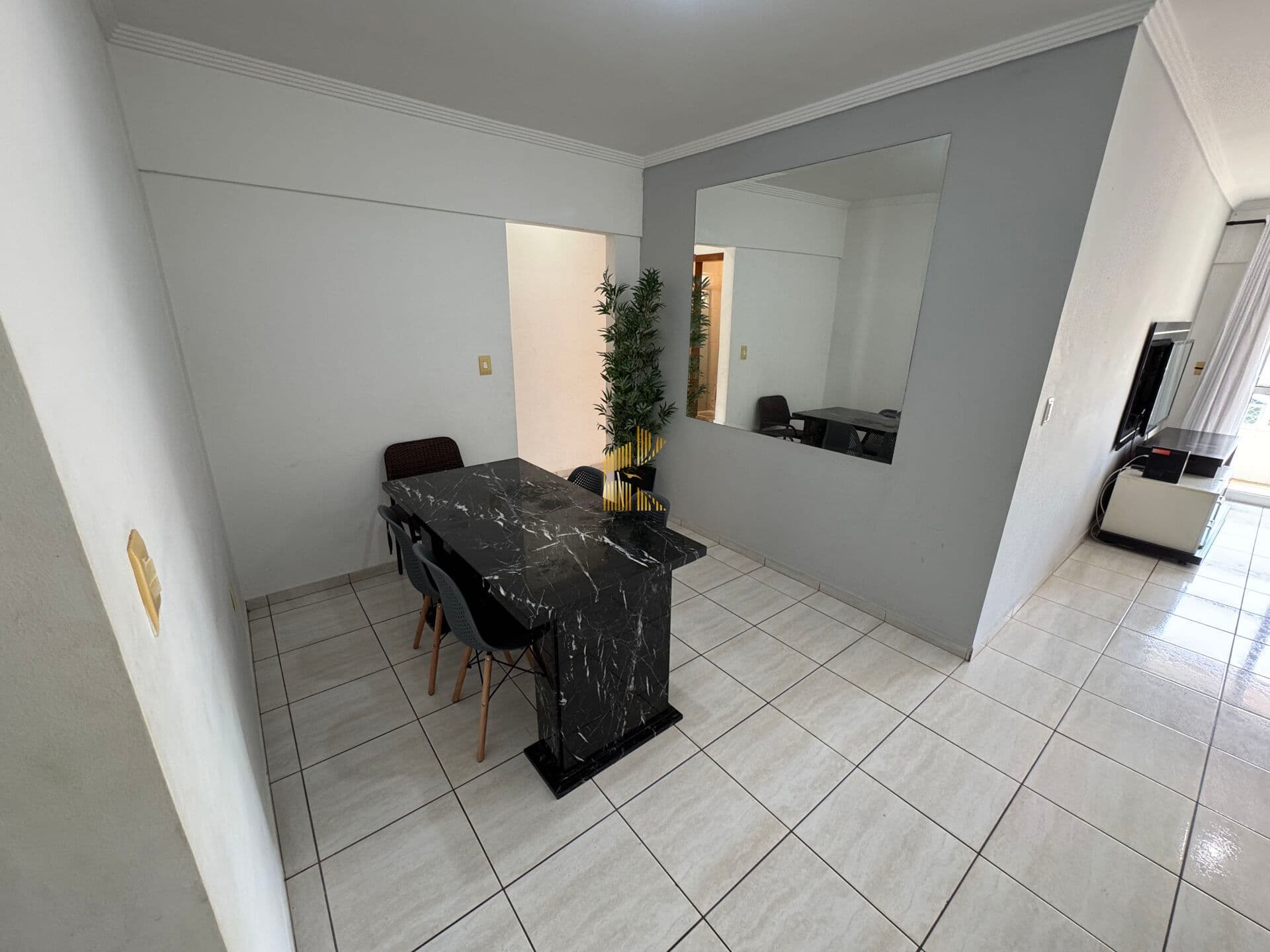Apartamento 2 dormitórios 1 suite, 1 vaga, tupi