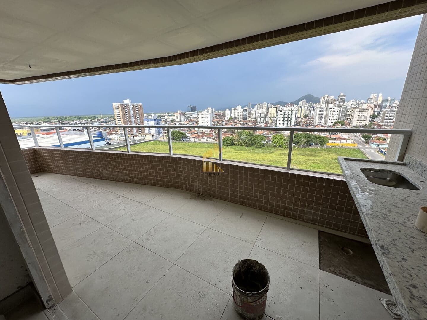 Apartamento com 3 suites, vista pro mar e lazer completo