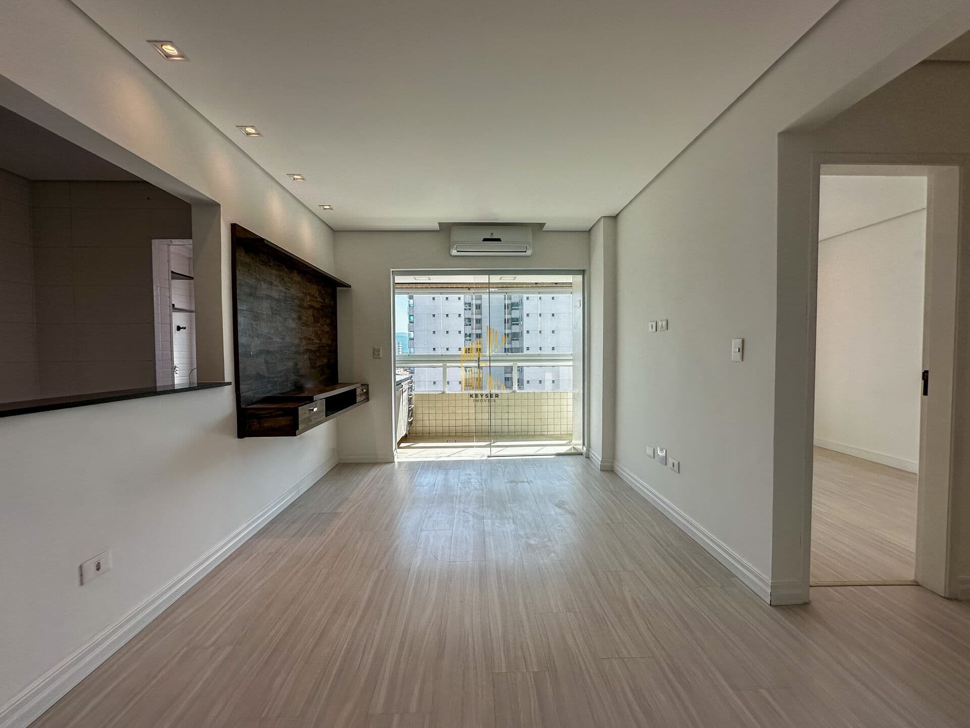 Apartamento 2 dormitórios 1 suíte 1 vaga de garagem no bairro Guilhermina