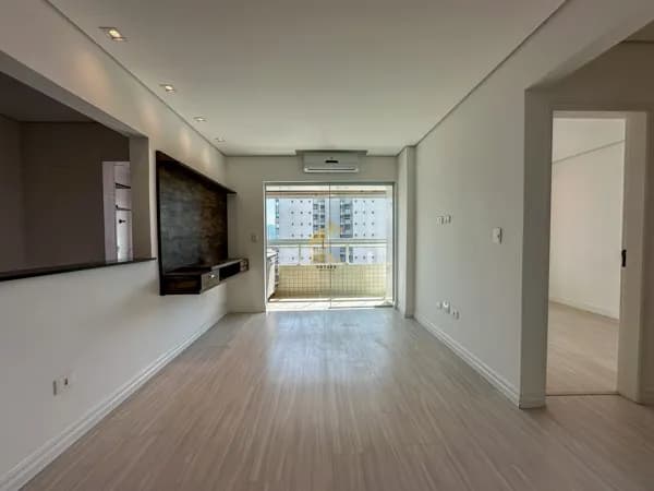 Apartamento 2 dormitórios 1 suíte 1 vaga de garagem no bairro Guilhermina