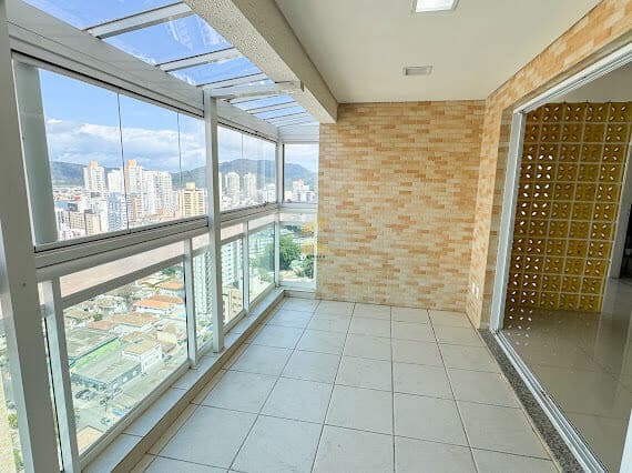 Apartamento Cobertura Duplex 3 suítes sendo 1 Master 3 vagas de garagem no bairro Ponta da Praia
