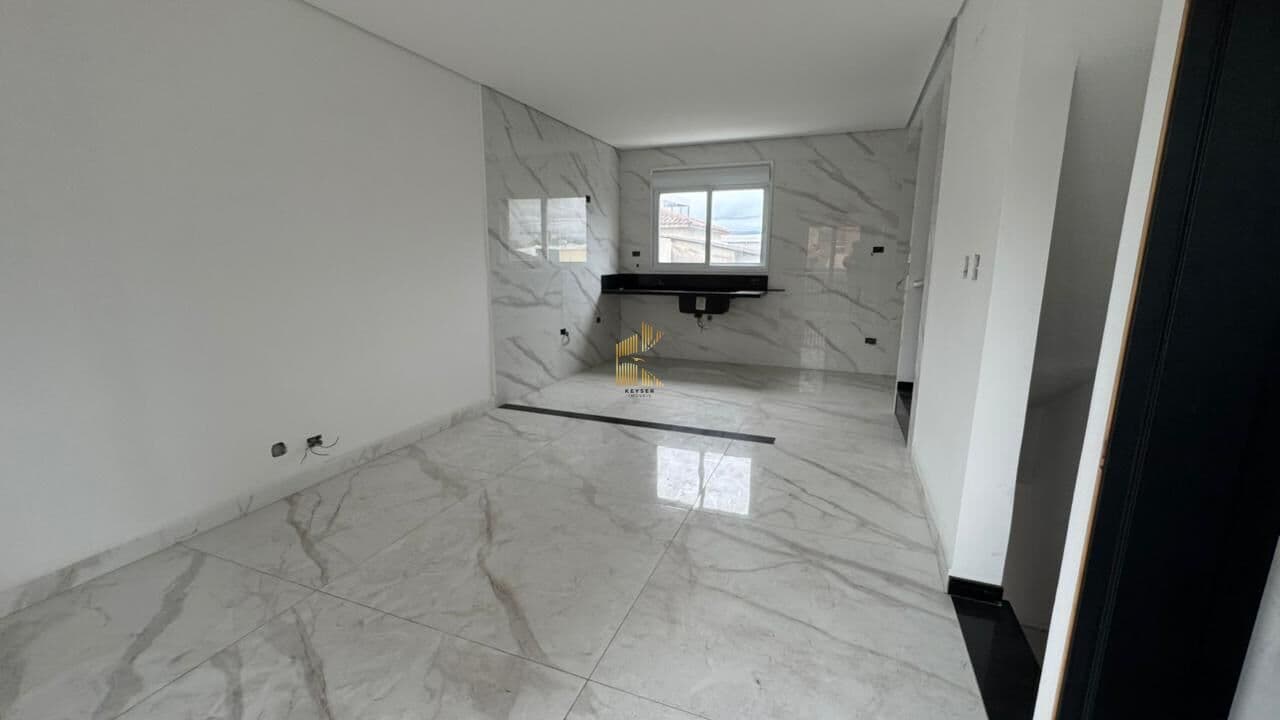 Vende-se casa triplex condomínio - Guilhermina - Praia Grande