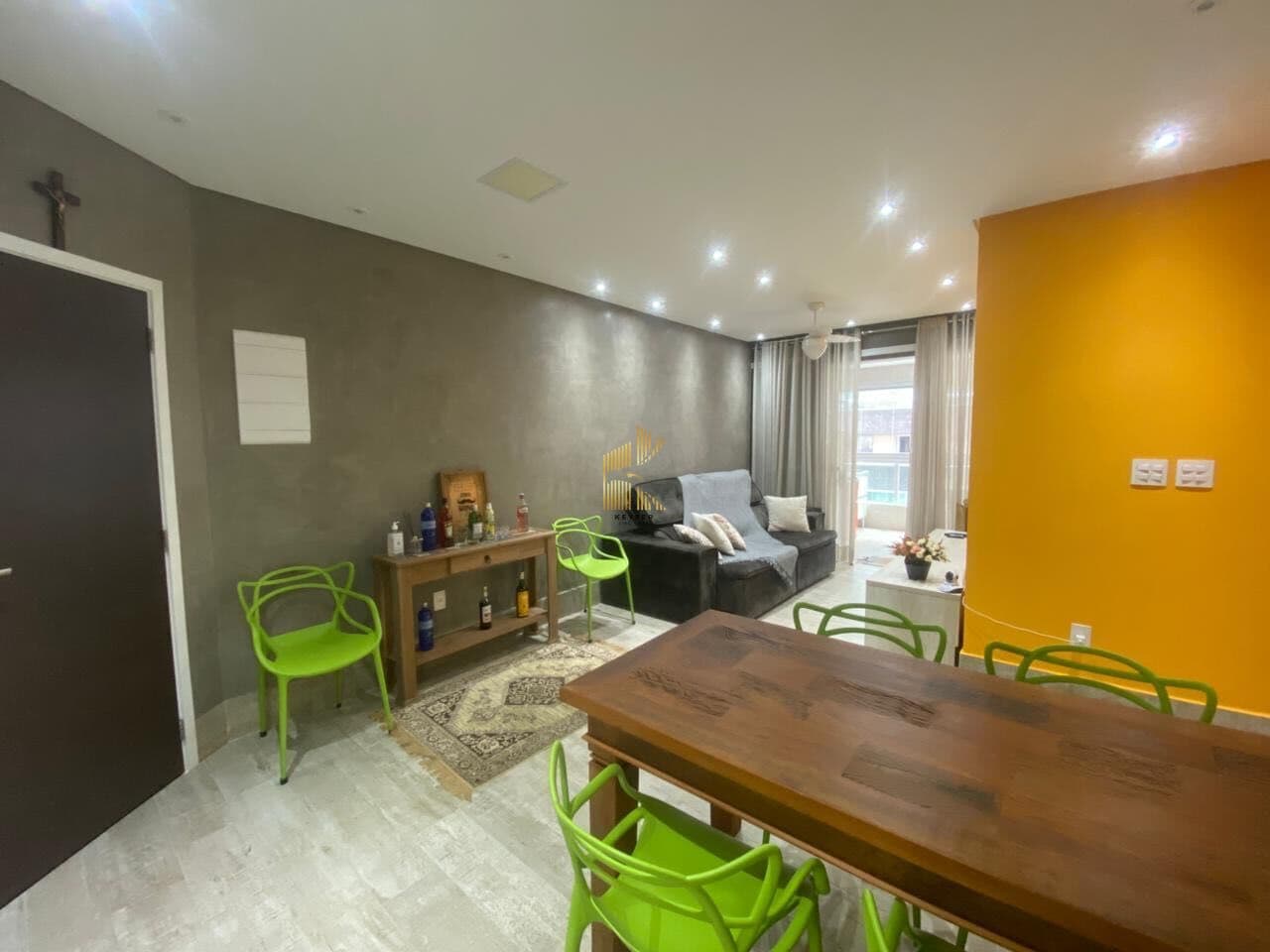 Apartamento 2 suites, 1 vaga, mobiliado, canto do forte