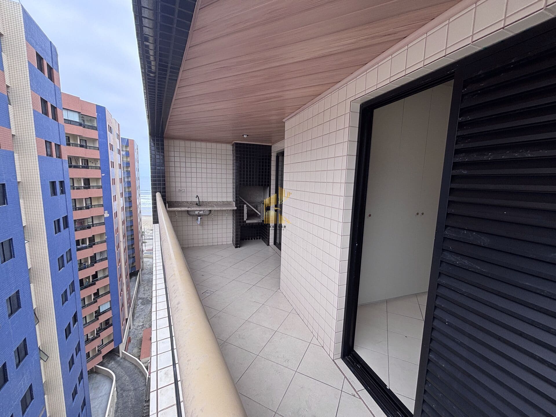 Apartamento 2 dormitorios sendo 1 suite, 1 vaga, aviação