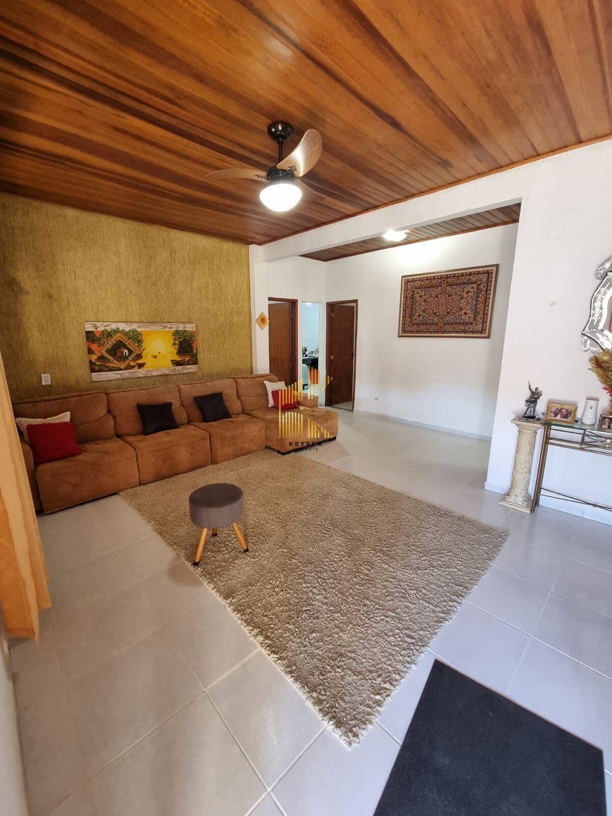 Casa 2 dormitórios 1 suíte e 3 vagas de garagem no bairro Jardim Imperador