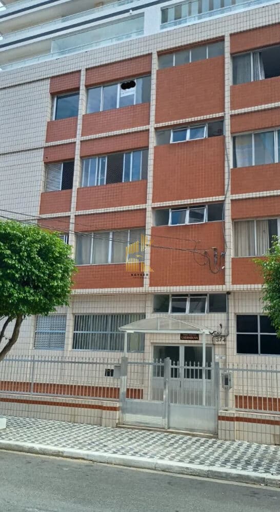Apartamento à venda no bairro Canto do Forte em Praia Grande, SP.