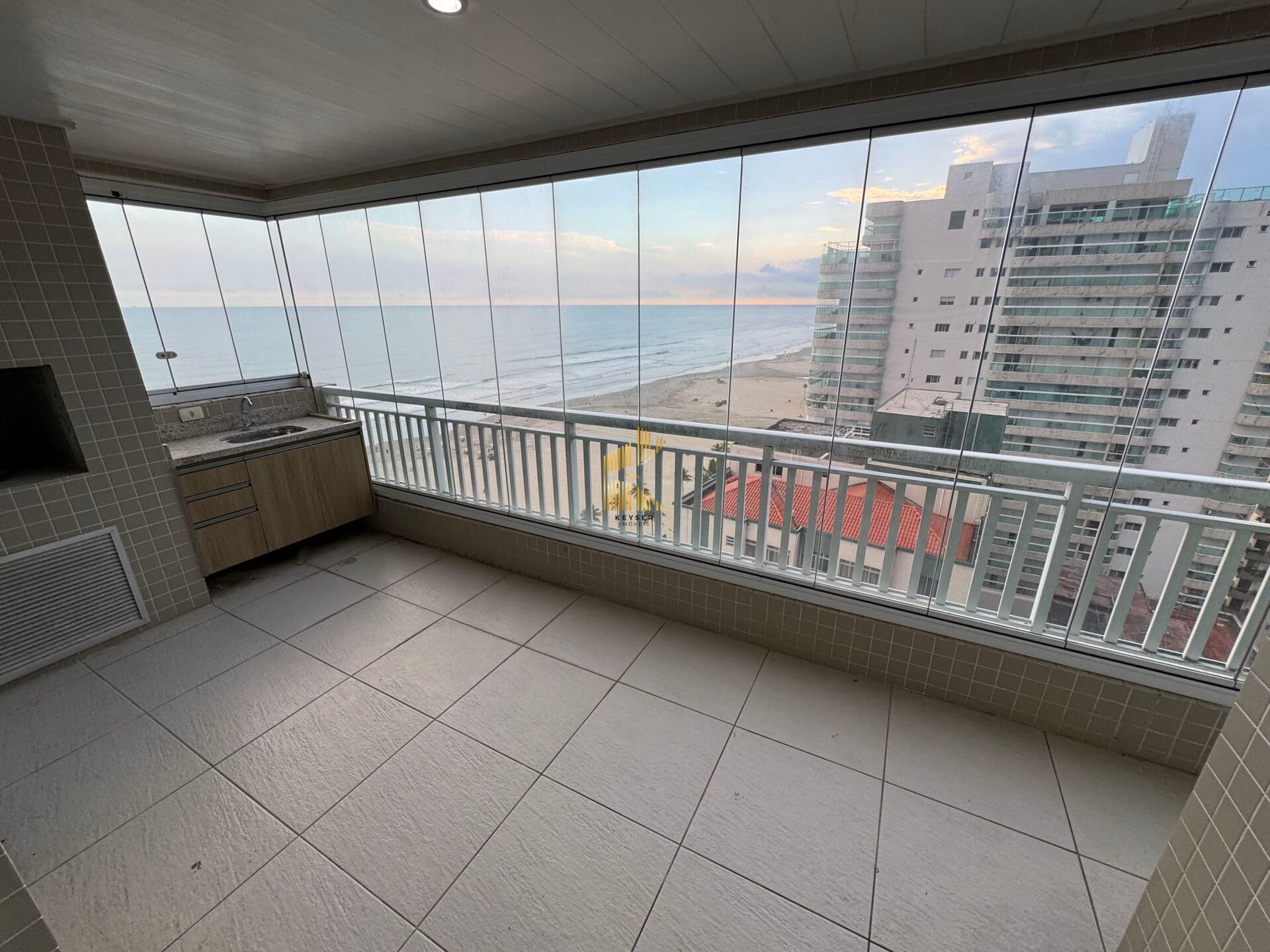 Apartamento vista mar, 2 dormitórios 1 suite, 2 vagas, aviação