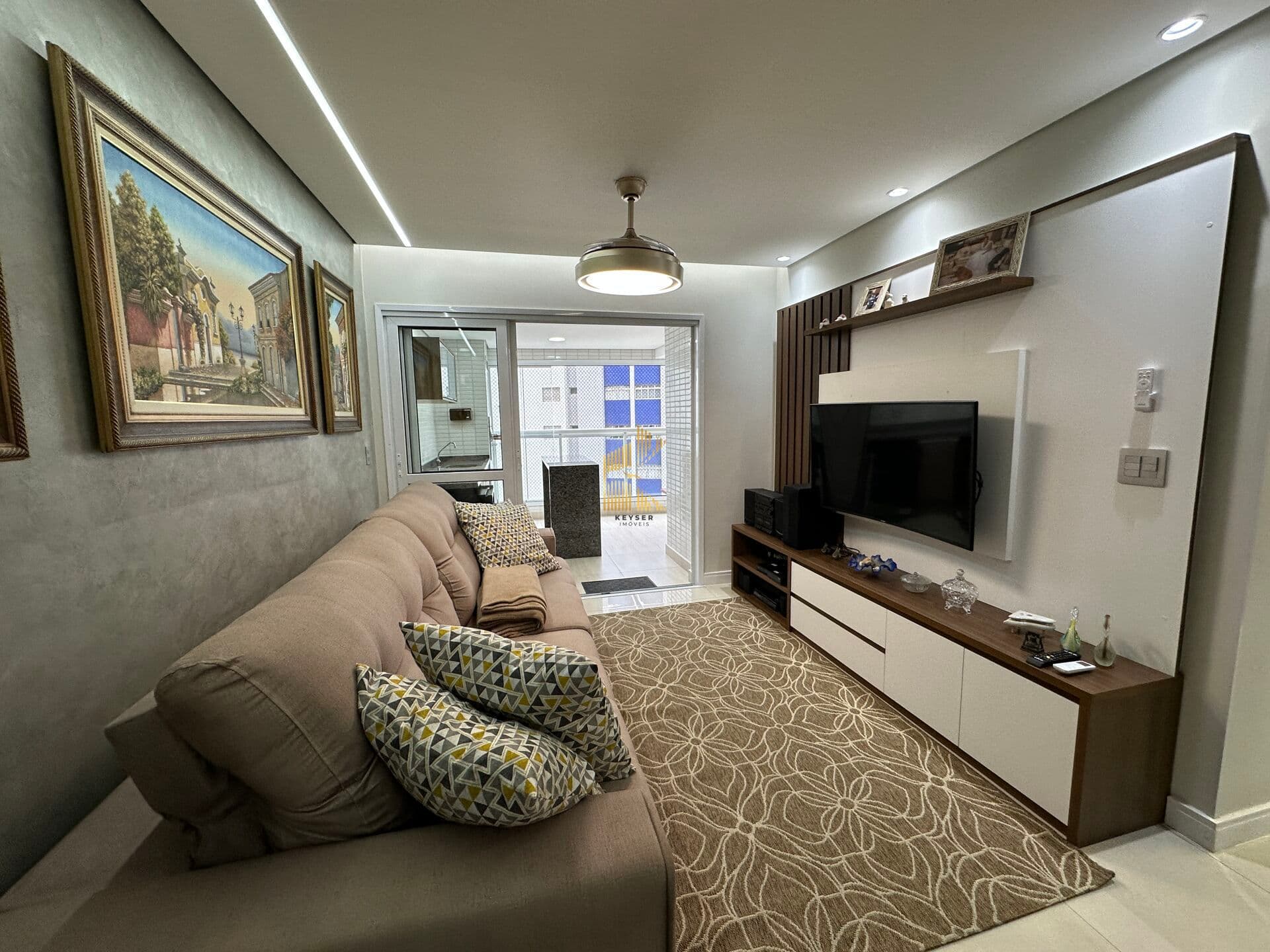 Apartamento à venda no bairro Boqueirão em Praia Grande, SP. 3 dormitórios sendo 2 suíte.